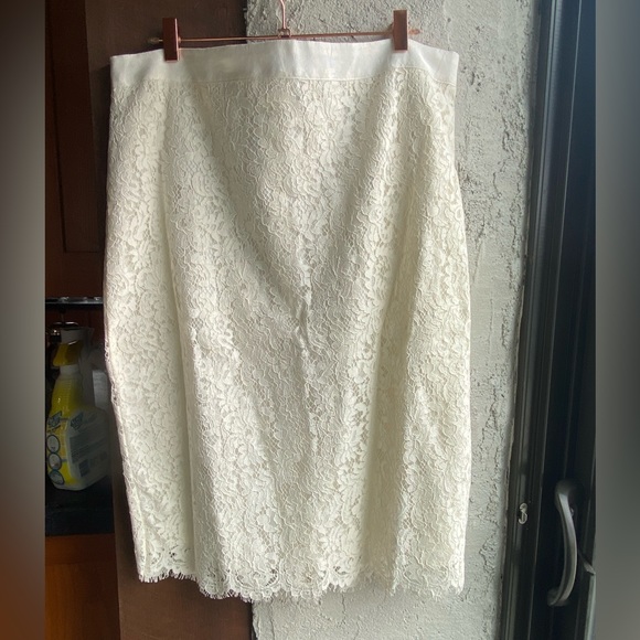Banana Republic Ivory Lace Pencil Skirt Size 16 - Picture 2 of 10